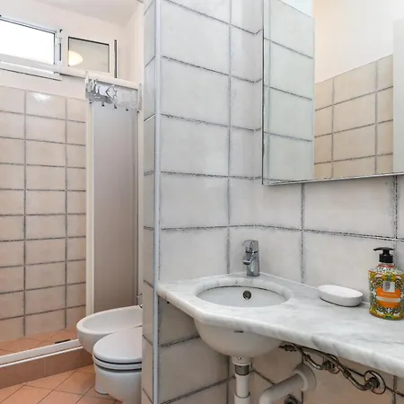 Il Faretto Apartment *